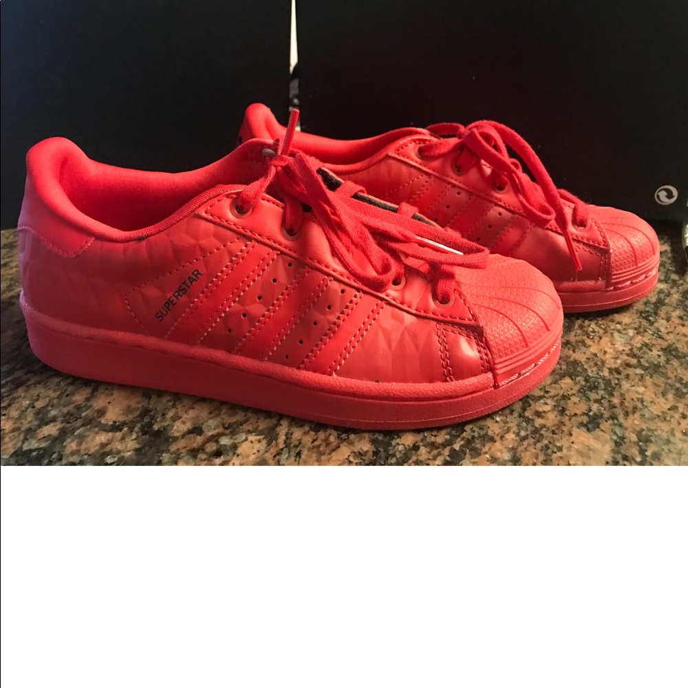 Kids Red Adidas Superstar size 1 youth